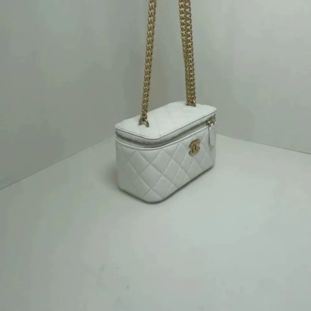 Chanel Women Pre-Loved Bag Very Good Condition